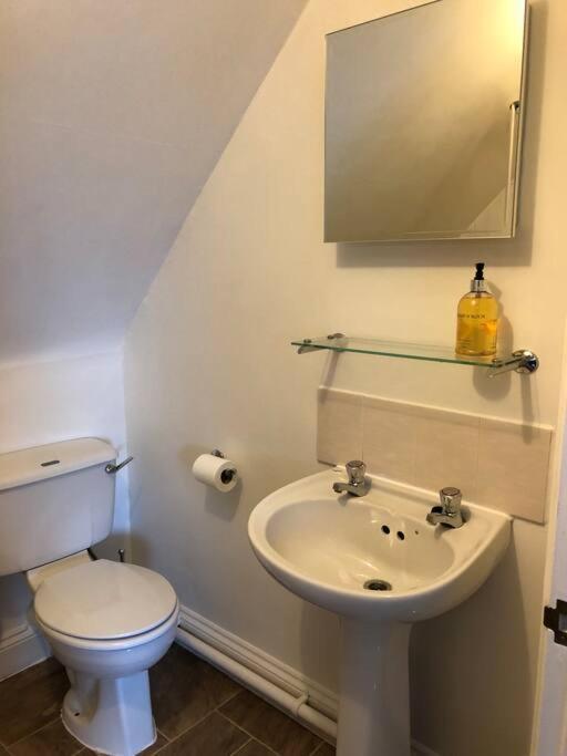 Stunning Apartment In The Heart Of Broadway Бродуей Екстериор снимка